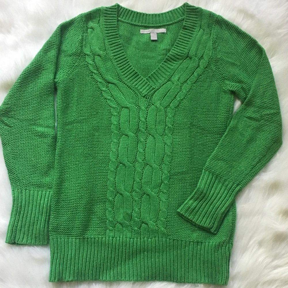 ⬇️$18 Old Navy Green Cable Knit Sweater
